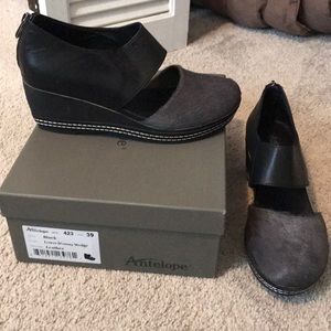 Antelope leather wedges